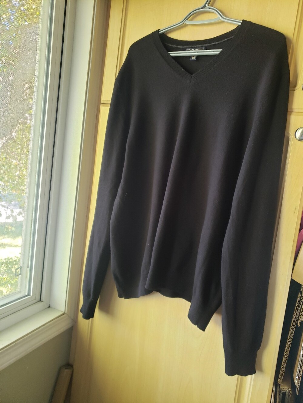 Banana Republic 100% Merino Wool Classic Black Men's V-Neck Sweater